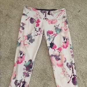 Lululemon Floral Printed Crops 8